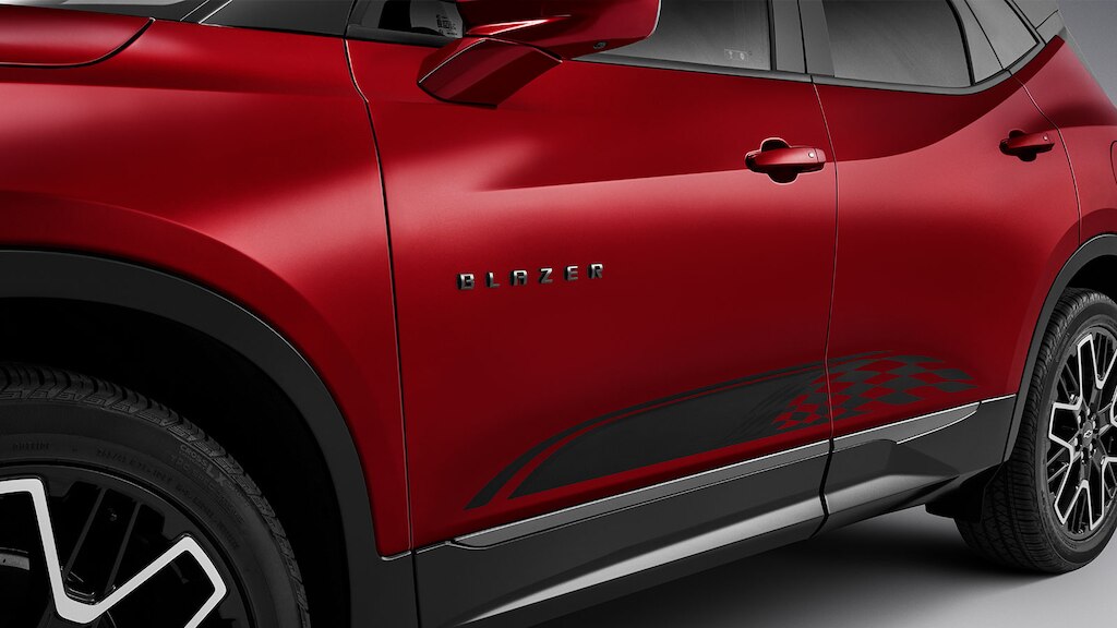 Calcomanía lateral en negro carbón para tu camioneta mediana, Chevrolet Blazer 2024