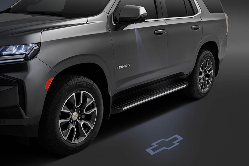 Proyector de logo iluminado para espejos de tu Chevrolet Tahoe 2024