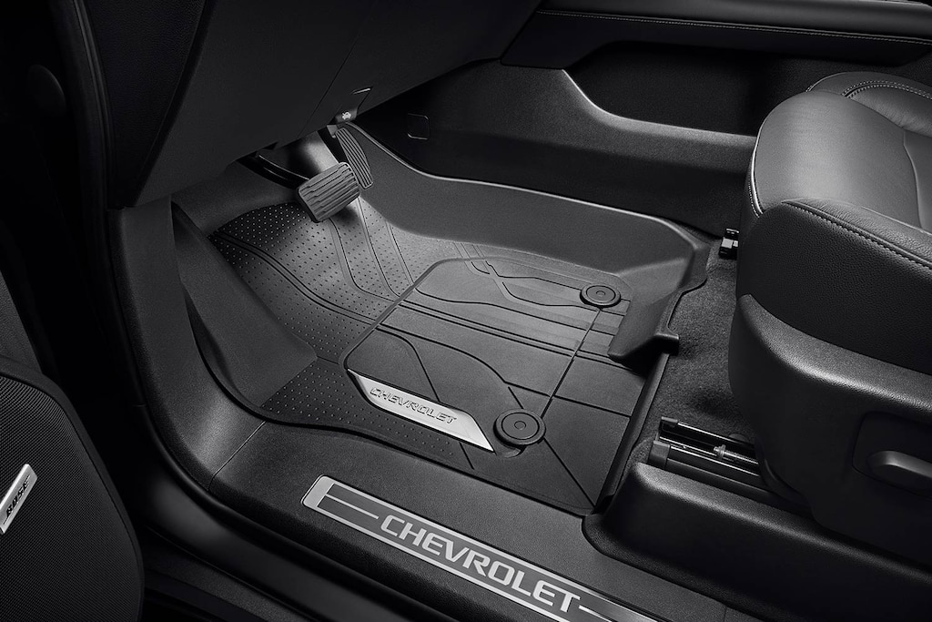 Tapete de vinil rígido en color negro para Chevrolet Tahoe 2024