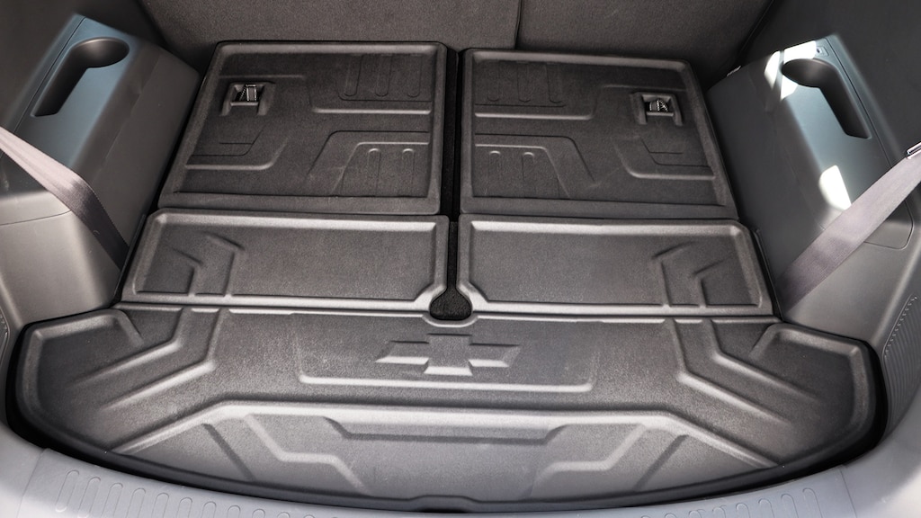 Chevrolet Captiva 2025, tapete de cajuela para camioneta familiar de 7 pasajeros y más accesorios internos
