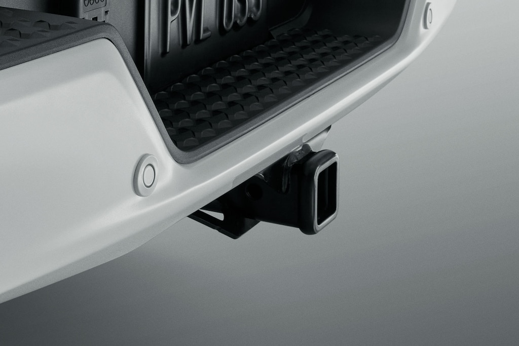 Enganche de remolque para camioneta todo terreno Chevrolet Colorado 2024 4x4.