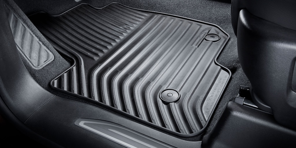 Tapetes de vinil delanteros color negro para tu camioneta Chevrolet Silverado Turbo 2024